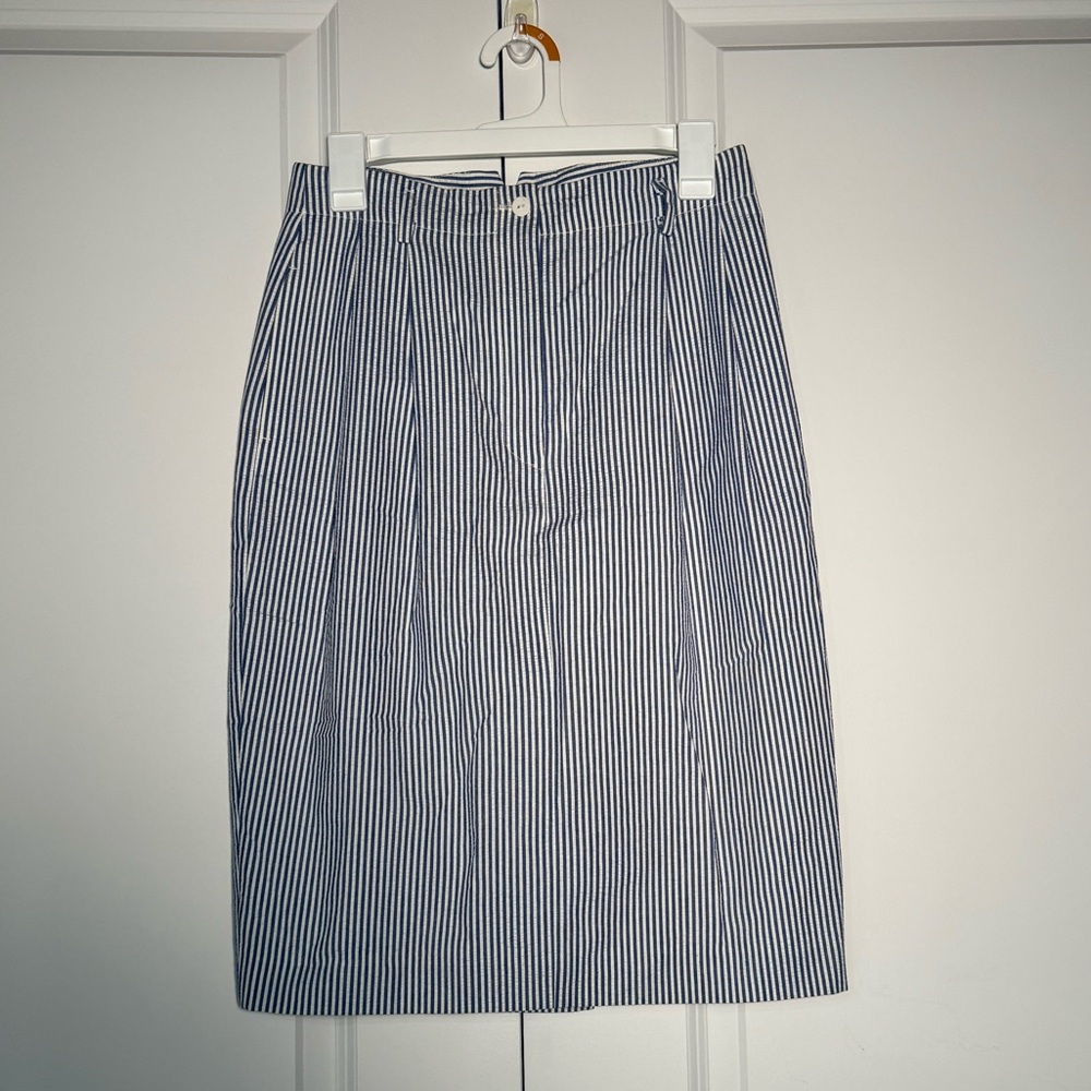 Nordstrom Size 10 Classic Blue and White Striped Skirt